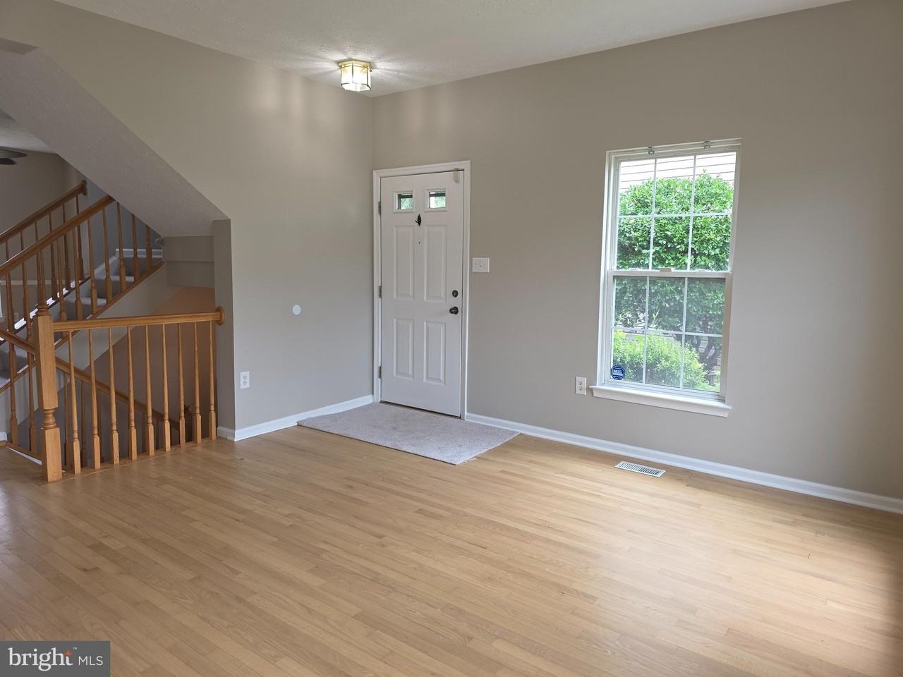 218 Eisenhower Ct - Photo 2 of 22