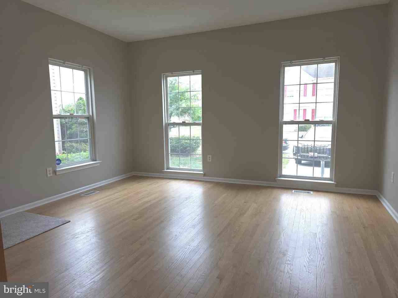 218 Eisenhower Ct - Photo 3 of 22