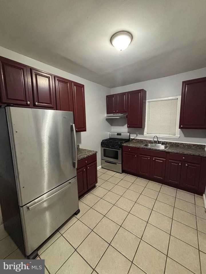 1455 Wildwood Ave - Photo 4 of 15
