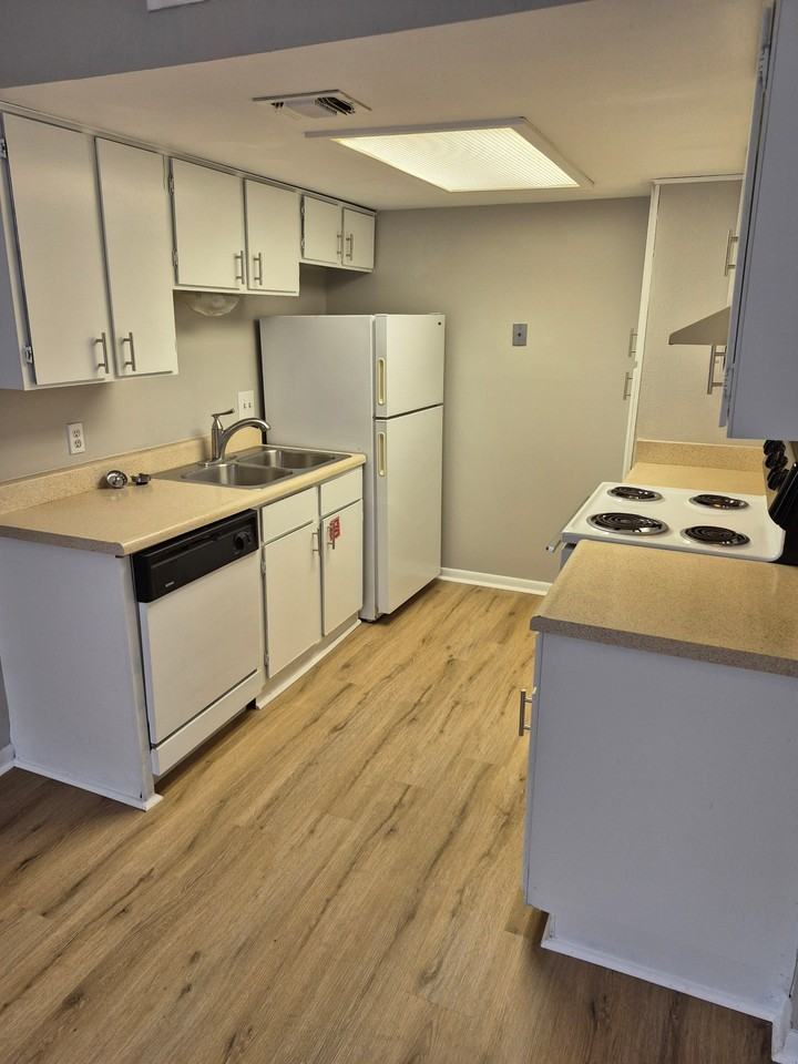 901 Sunset Drive-31 #31 - Photo 3 of 23