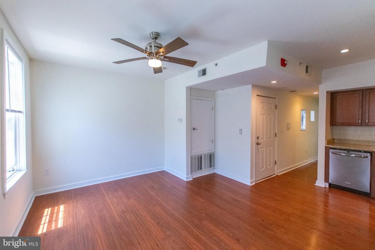 1431 Lombard St #2 - Photo 4 of 11