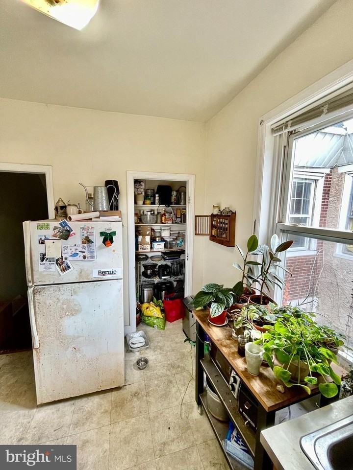 127 W Rittenhouse St #2 - Photo 5 of 15