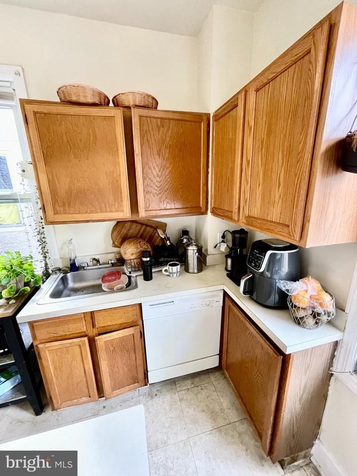 127 W Rittenhouse St #2 - Photo 7 of 15