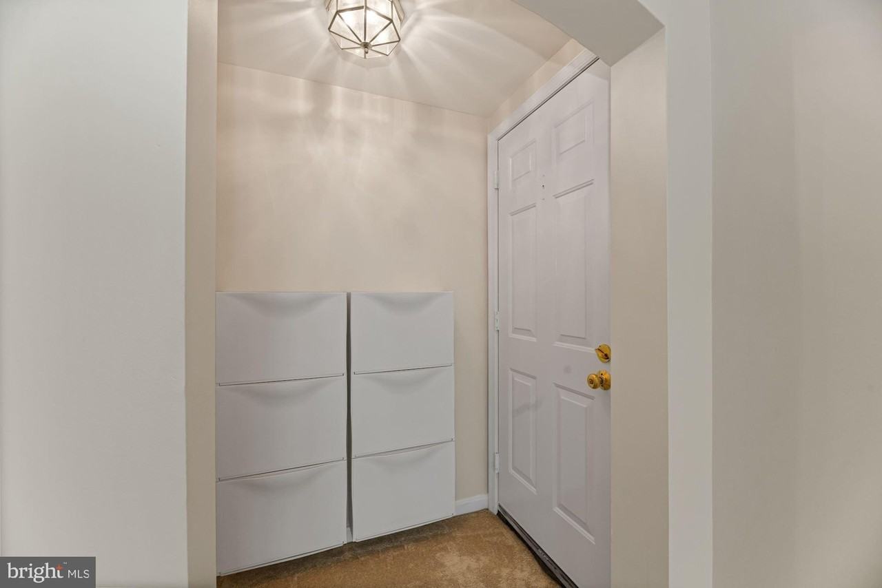 1817 N Queens Ln #2-161 - Photo 2 of 26