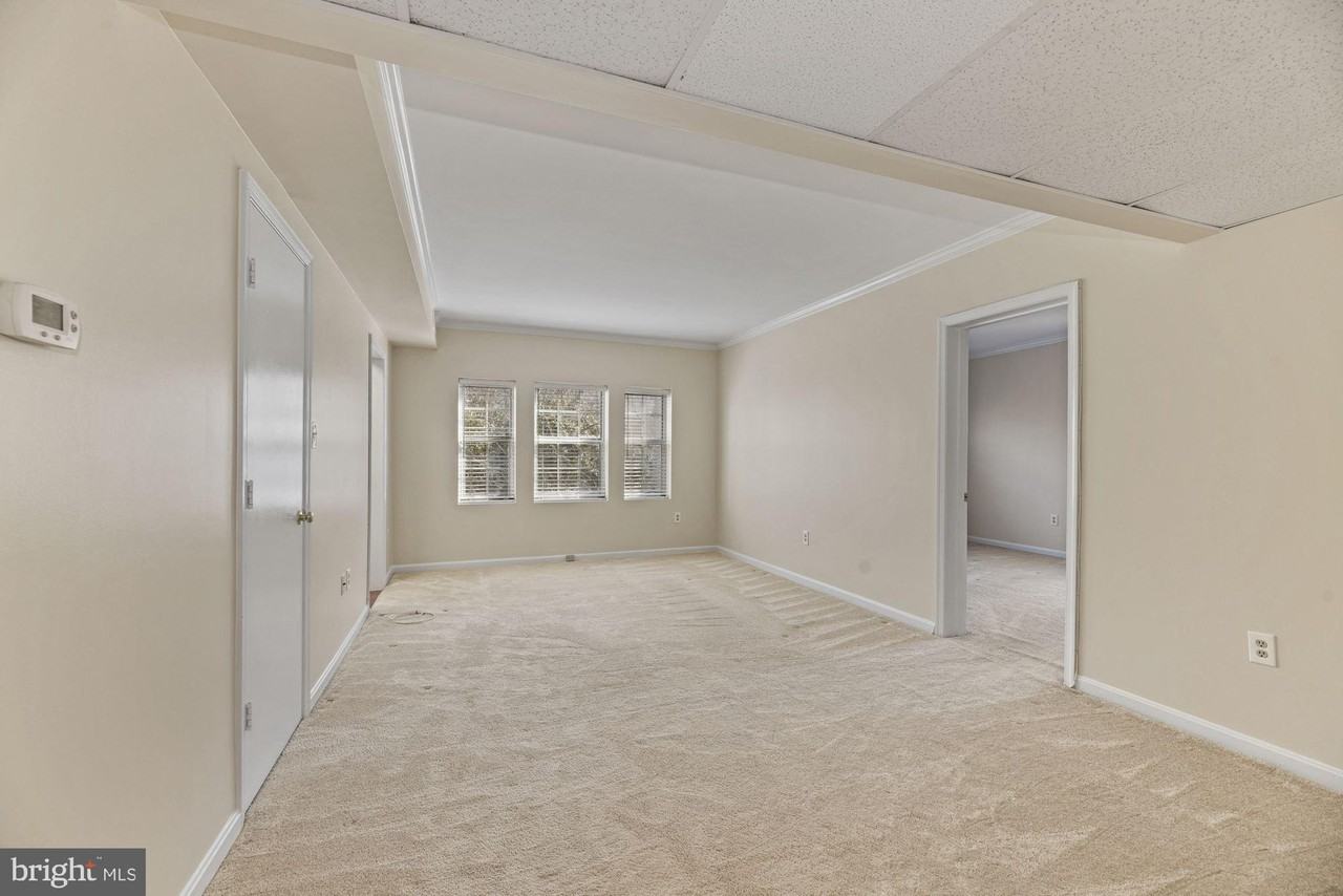 1817 N Queens Ln #2-161 - Photo 3 of 26