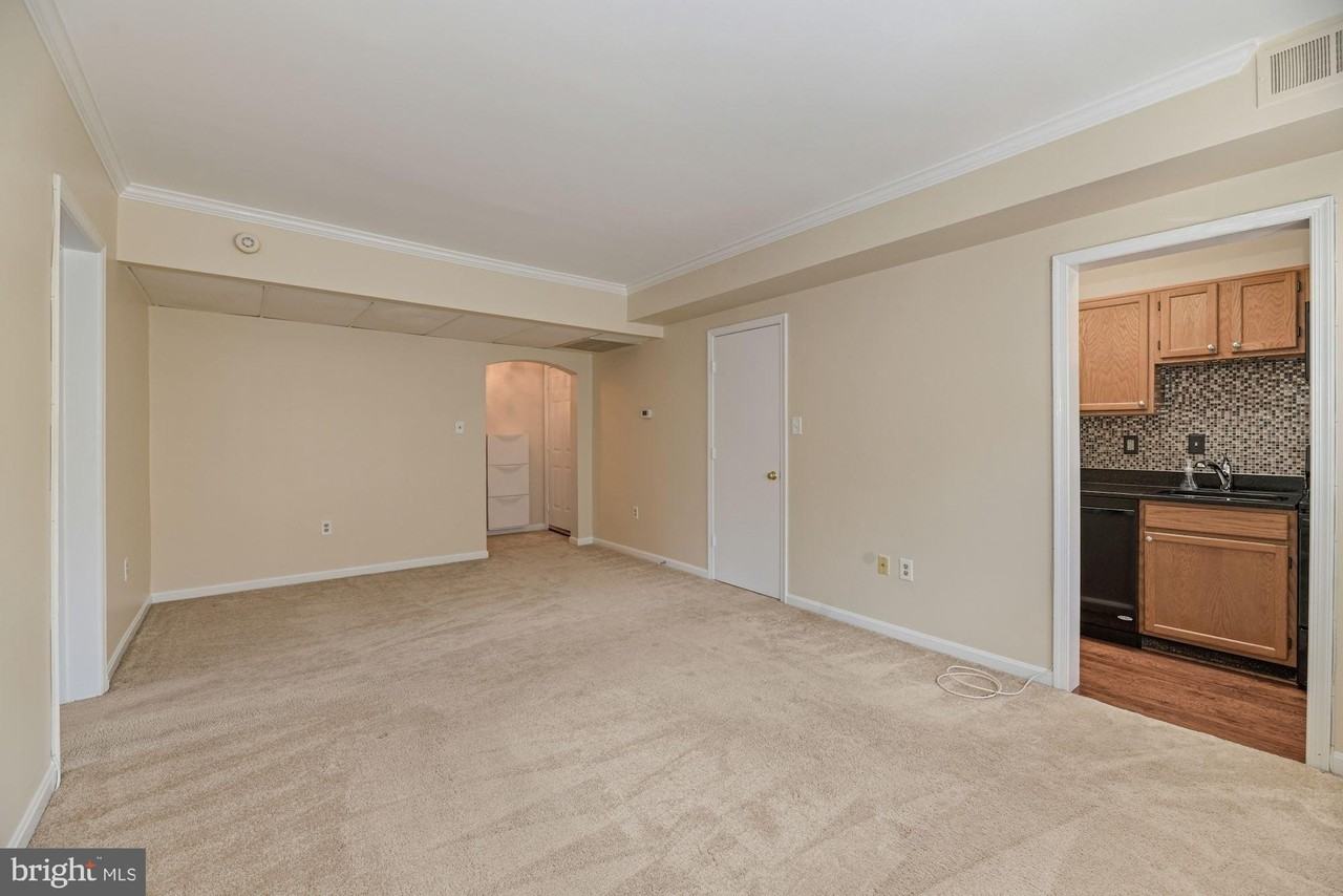 1817 N Queens Ln #2-161 - Photo 5 of 26