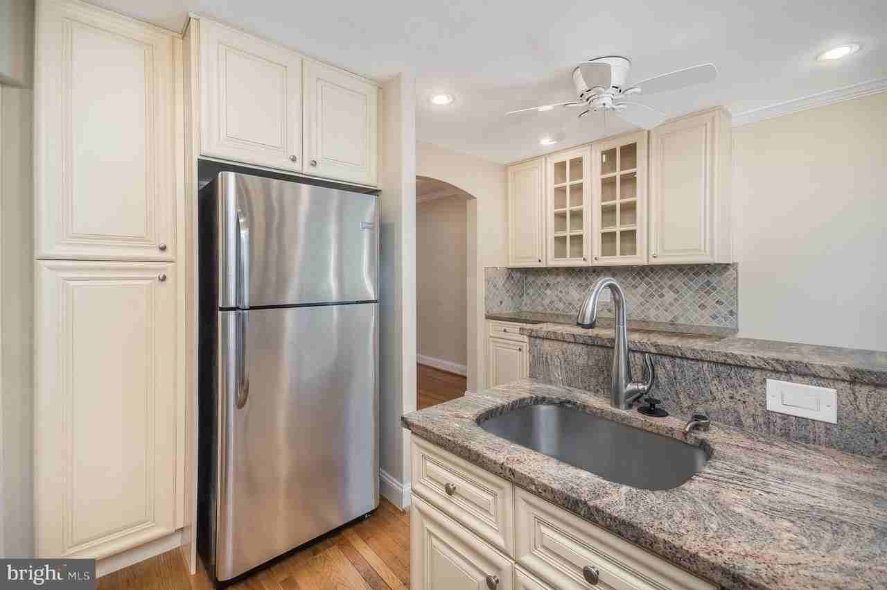 320 Wesmond Dr - Photo 5 of 25