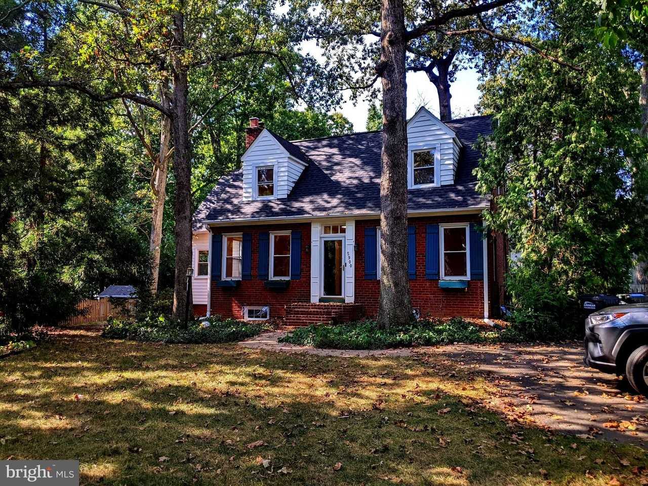 5900 Valley View Dr - Photo 2 of 50