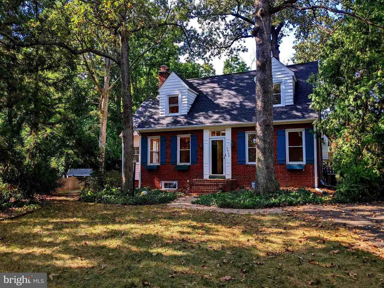 5900 Valley View Dr - Photo 3 of 50