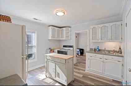 505 Mccullough Ave Ne #1 - Photo 6 of 13