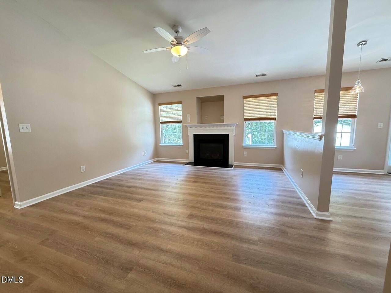 1741 E Honey Springs Ave - Photo 4 of 29