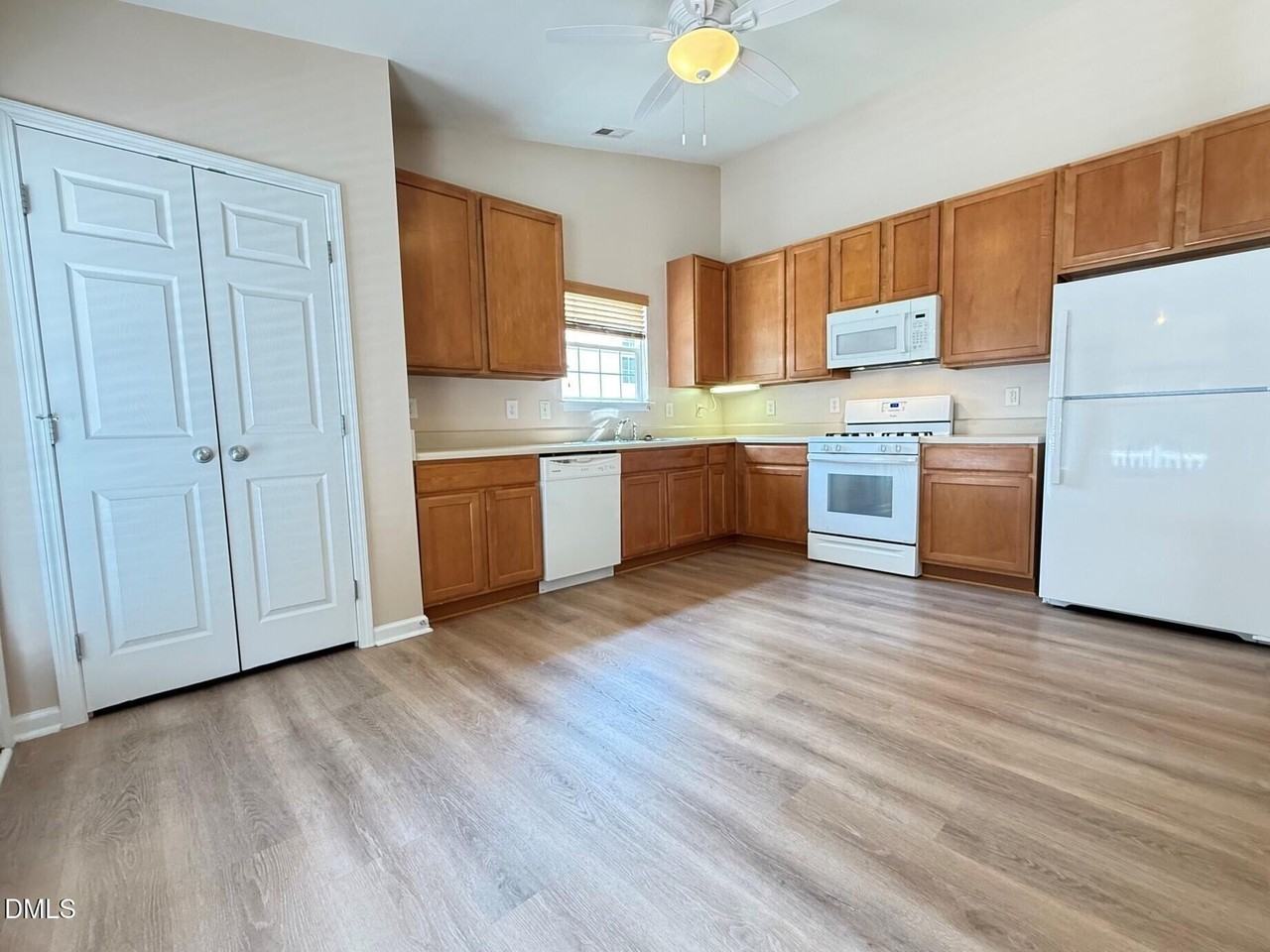 1741 E Honey Springs Ave - Photo 7 of 29
