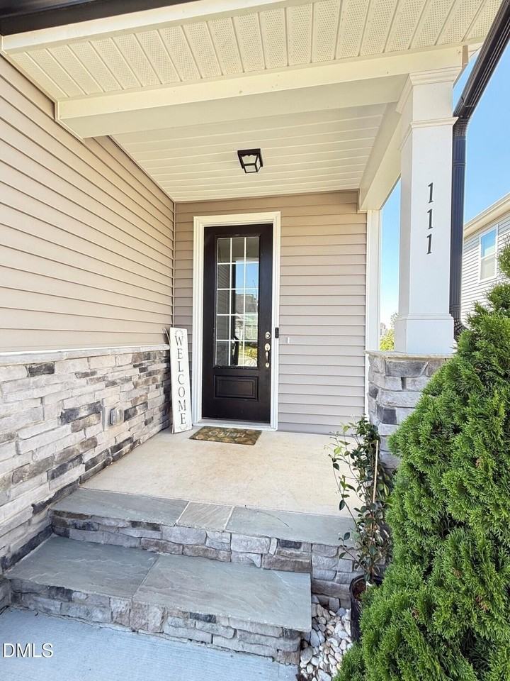 111 Umbrella Way - Photo 2 of 30