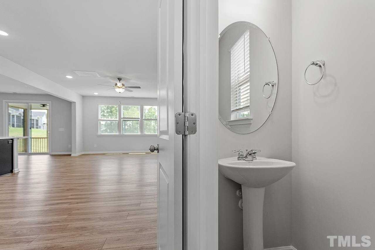 111 Umbrella Way - Photo 4 of 30