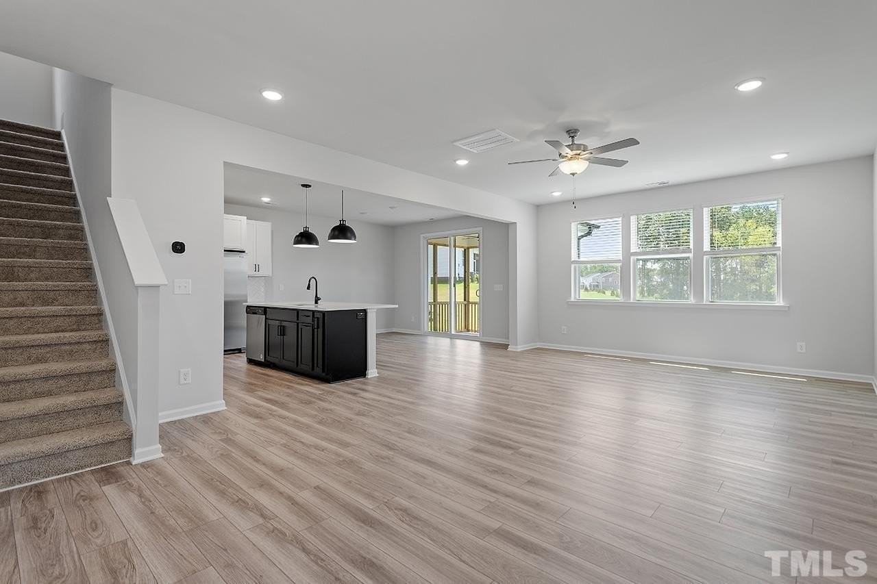111 Umbrella Way - Photo 5 of 30