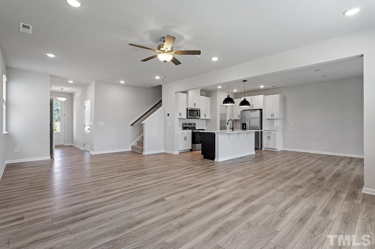 111 Umbrella Way - Photo 6 of 30