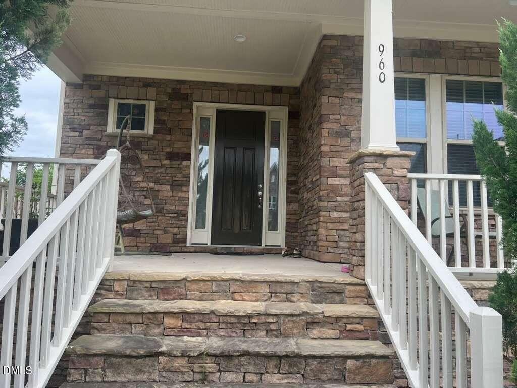 960 Uprock Dr - Photo 5 of 29
