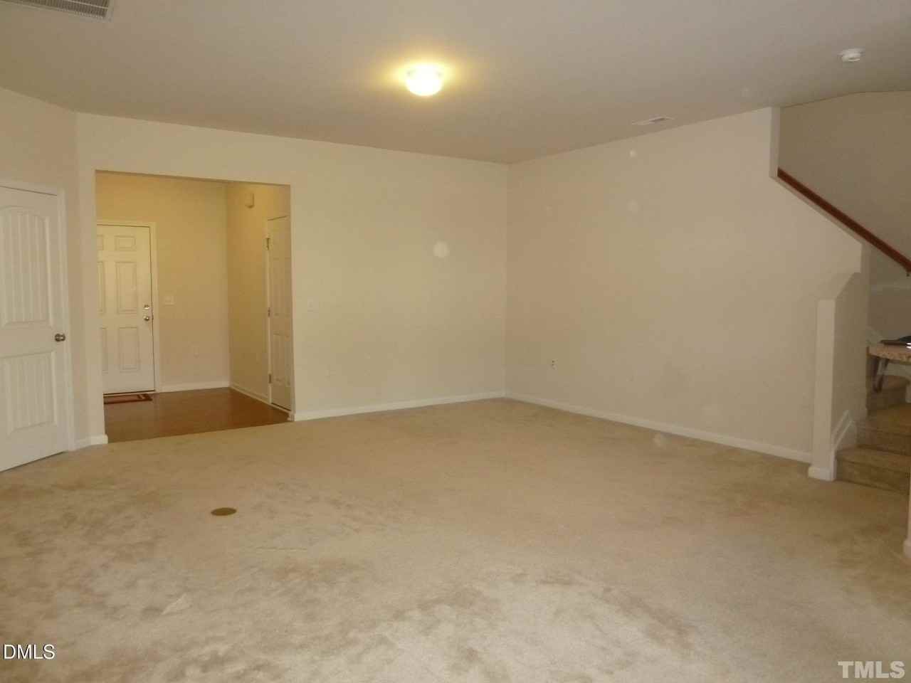521 Denhoff Dr - Photo 2 of 9