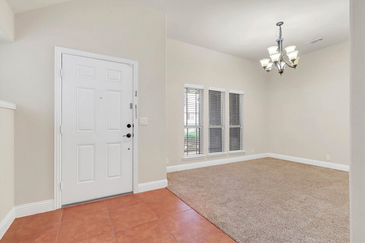 132 Stanley Falls Dr - Photo 2 of 22