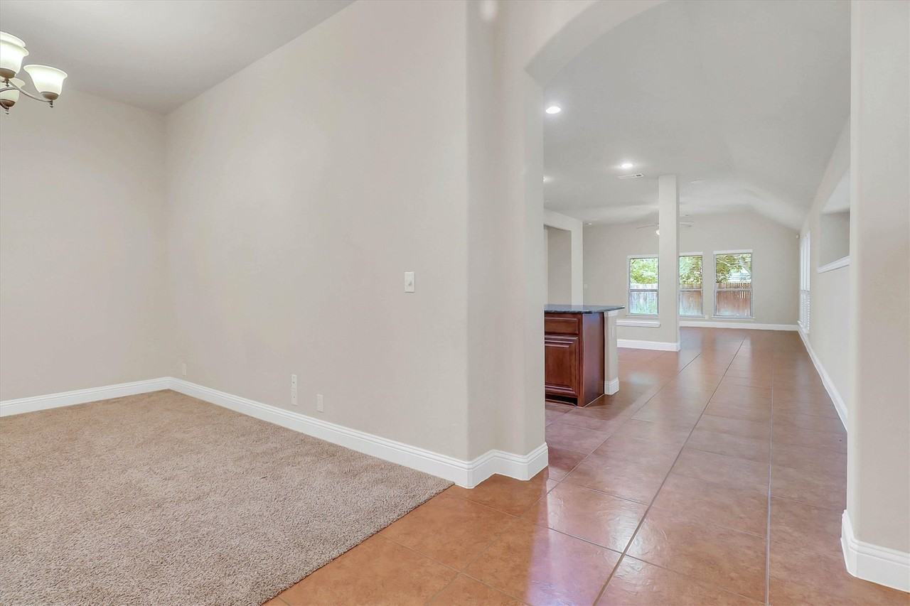 132 Stanley Falls Dr - Photo 4 of 22