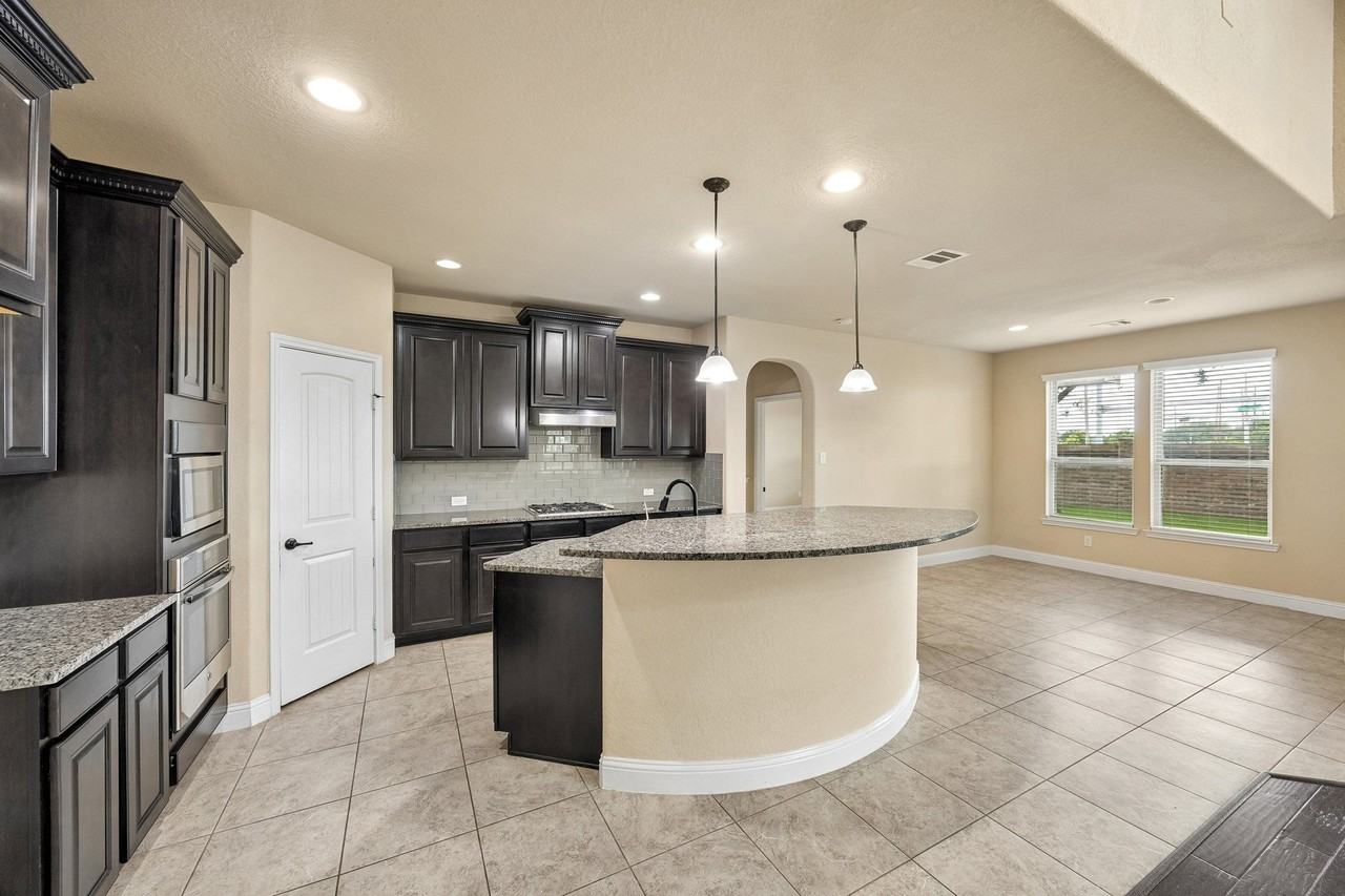 27903 Hunters Rock Ln - Photo 4 of 31