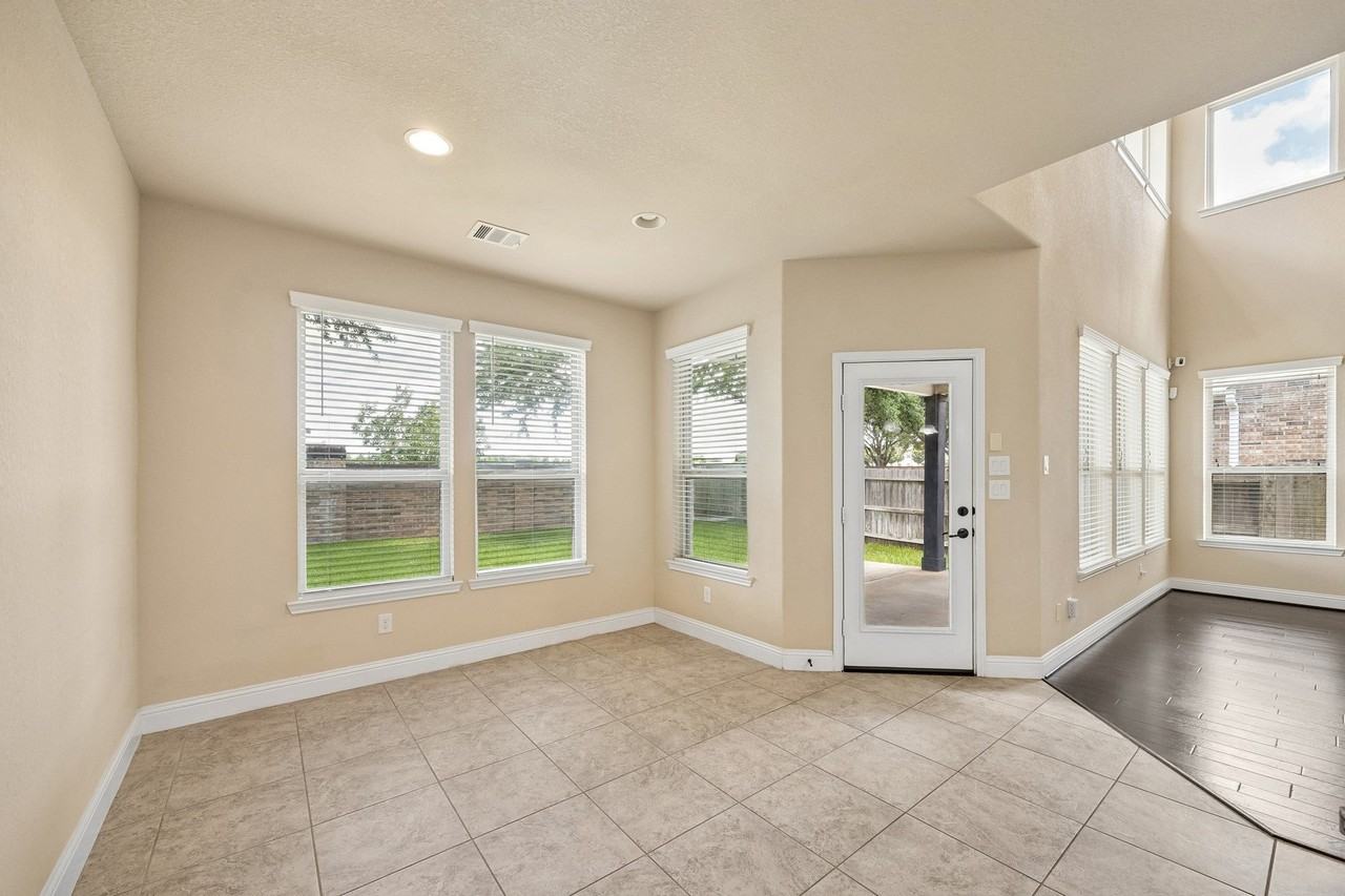 27903 Hunters Rock Ln - Photo 6 of 31