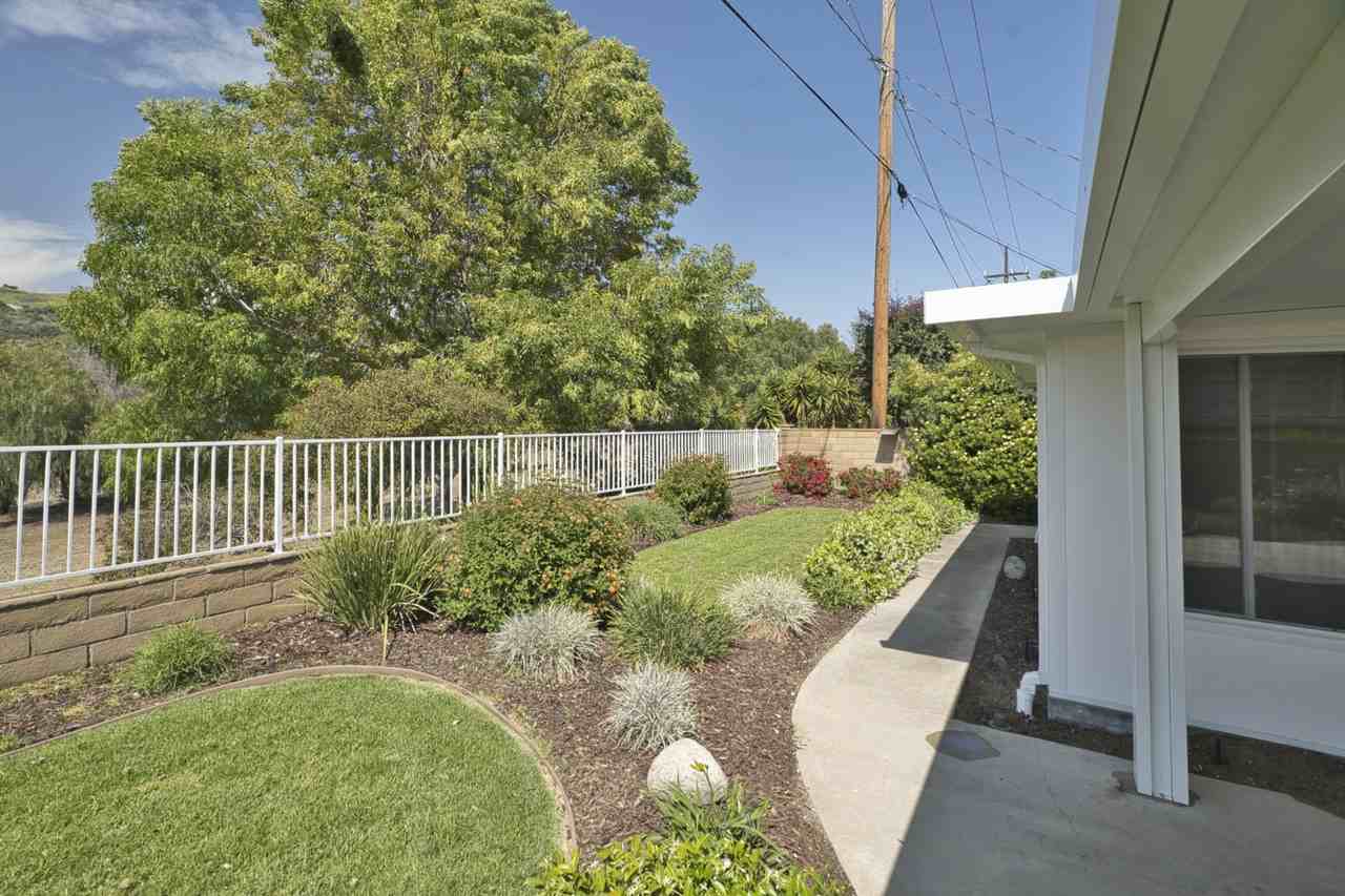 1425 Arrow Wood Dr - Photo 7 of 26