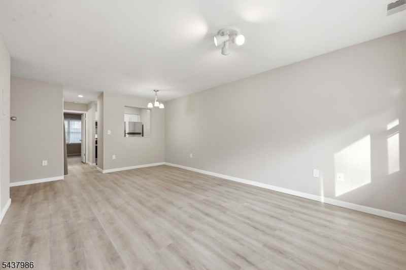 235 Dakota St - Photo 2 of 11