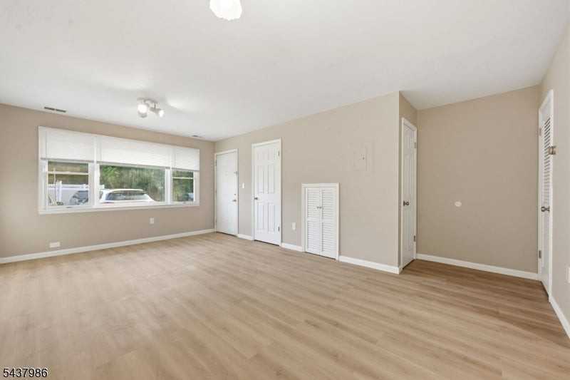 235 Dakota St - Photo 3 of 11