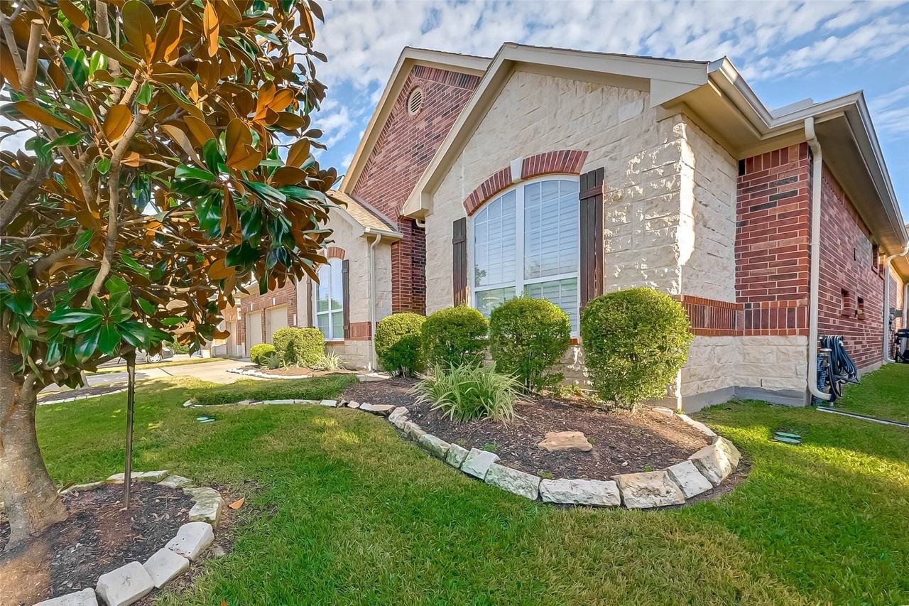 24922 Florina Ranch Dr - Photo 2 of 44