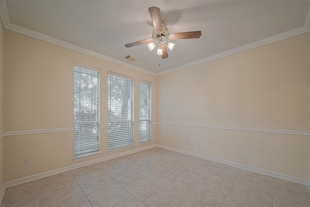 3218 Twinmont Ln - Photo 7 of 36