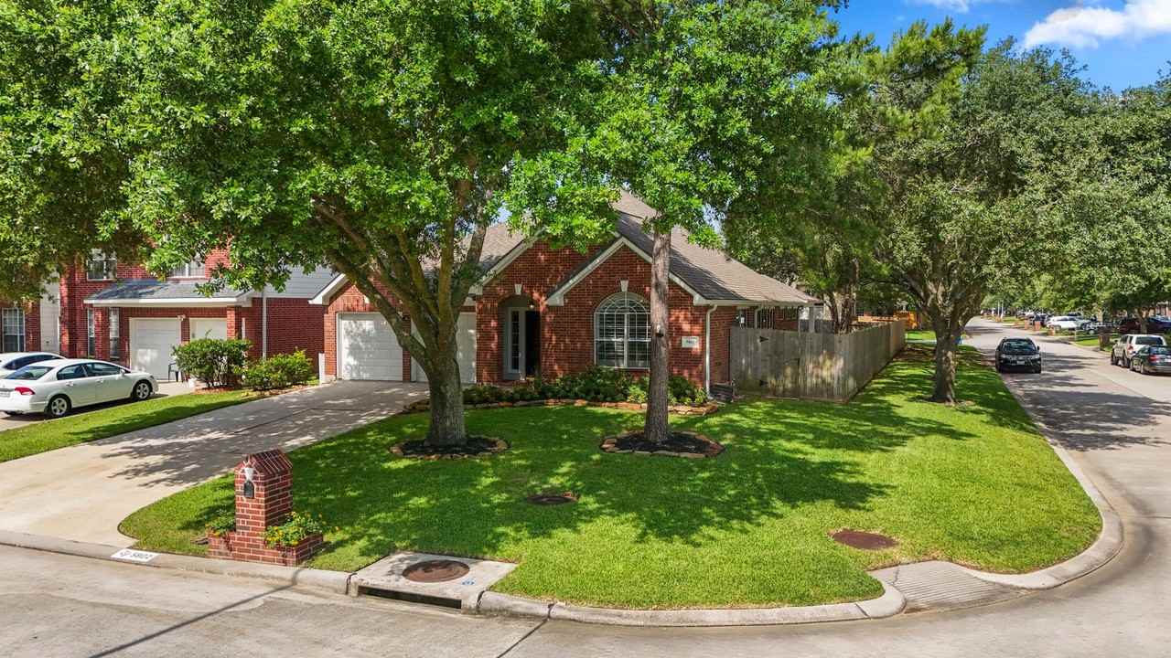 5802 Sawyer Bend Ln - Photo 2 of 50