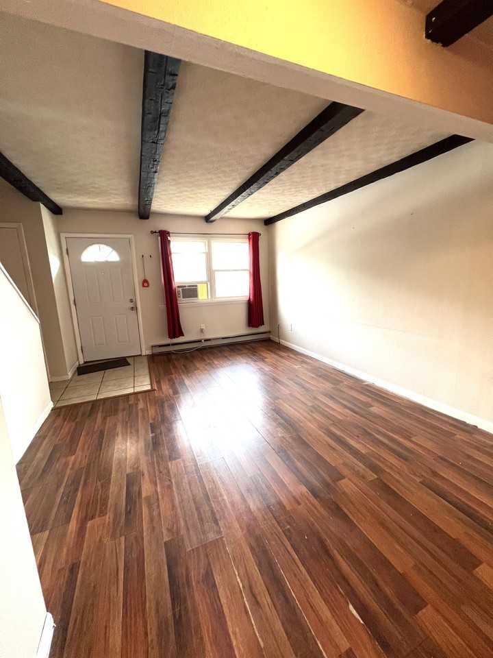 10 Dorsey Ln #1 - Photo 3 of 20