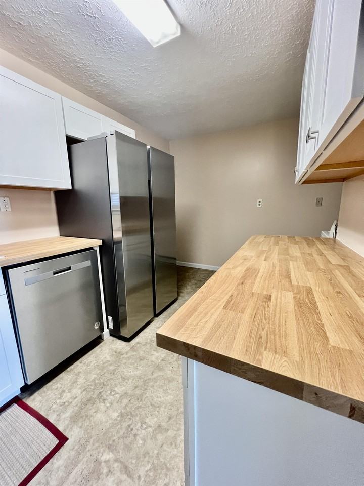 10 Dorsey Ln #1 - Photo 4 of 20