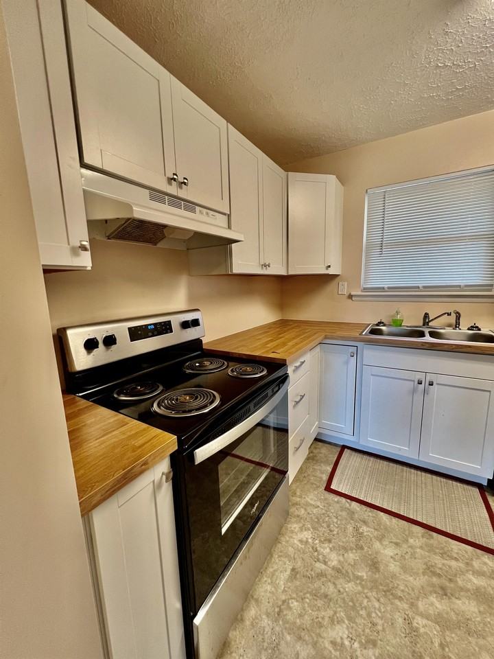 10 Dorsey Ln #1 - Photo 5 of 20