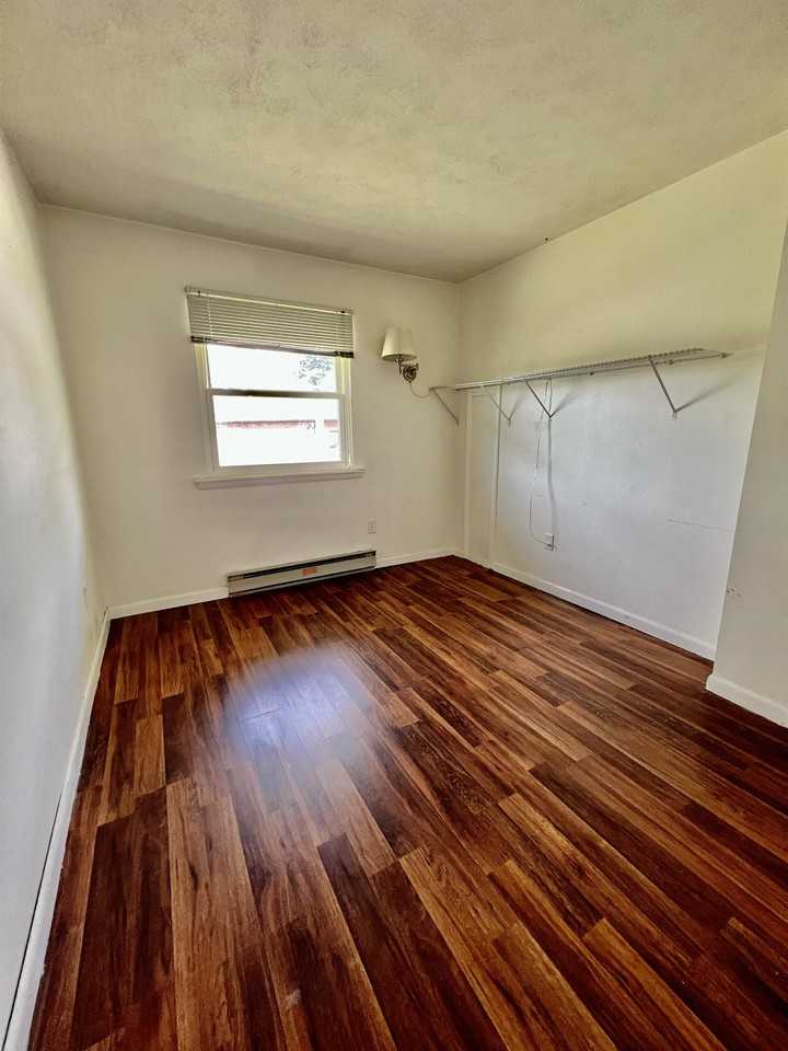 10 Dorsey Ln #1 - Photo 7 of 20