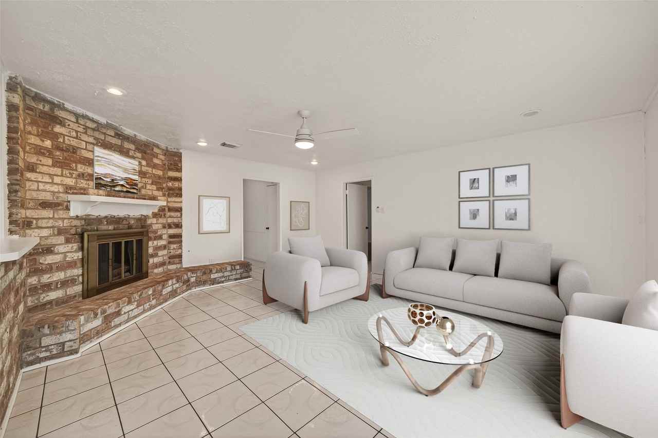 9422 Kristin Dr - Photo 2 of 44