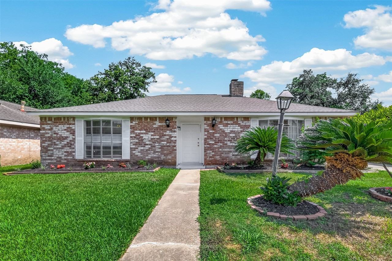 9422 Kristin Dr - Photo 6 of 44