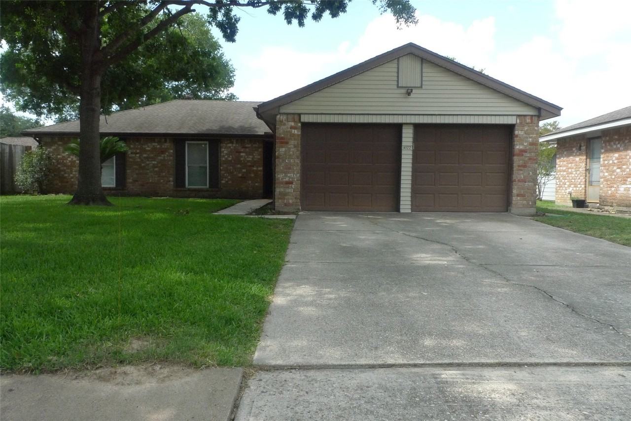 14122 Bateau Dr - Photo 2 of 26