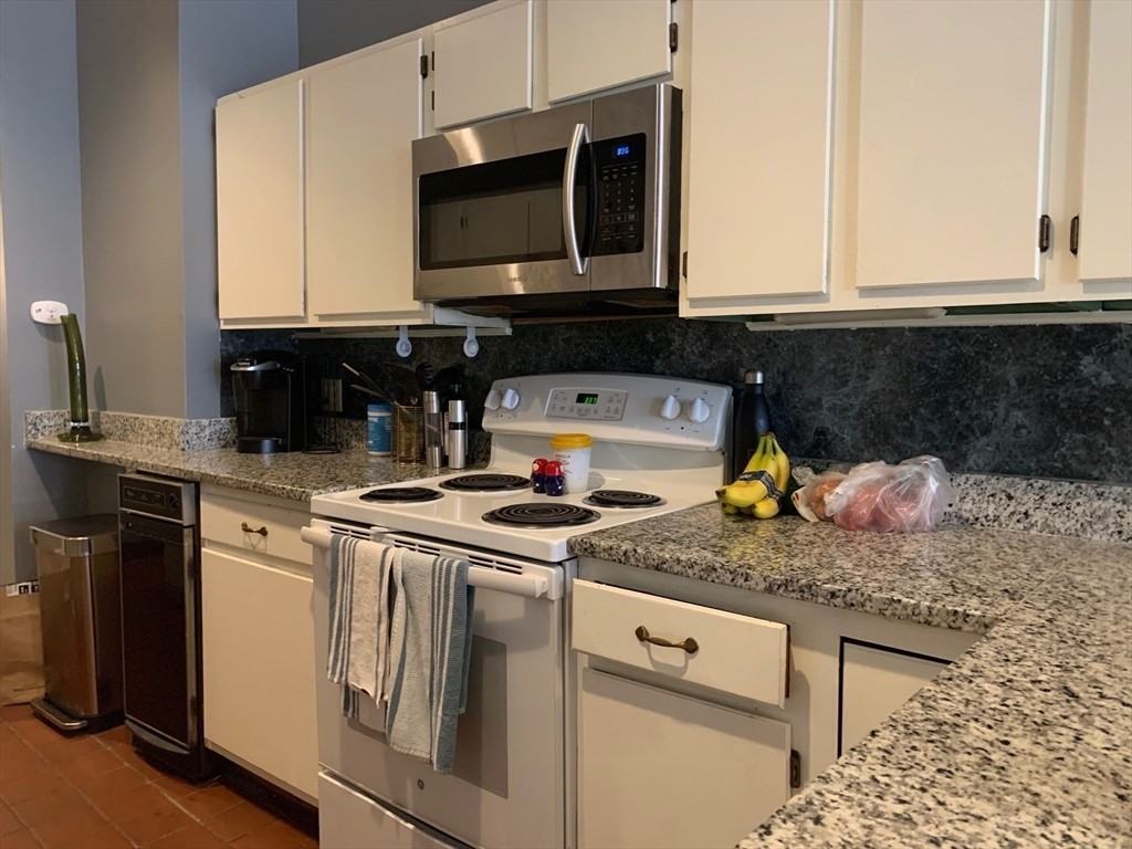 590 Columbus Ave - Photo 4 of 10