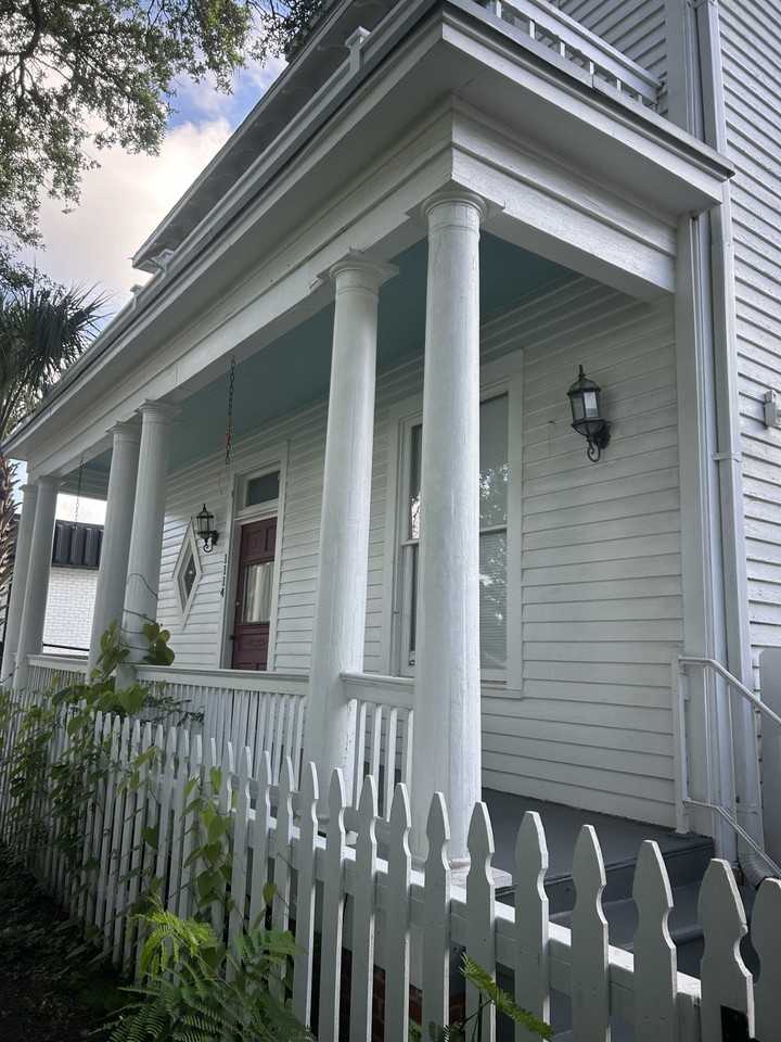 1114 25th St - Photo 3 of 31