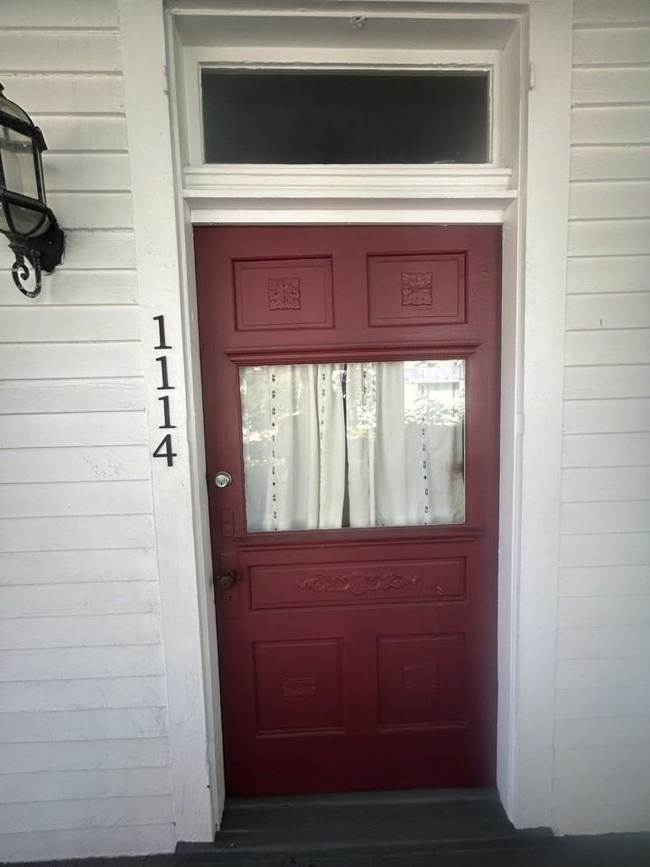 1114 25th St - Photo 4 of 31