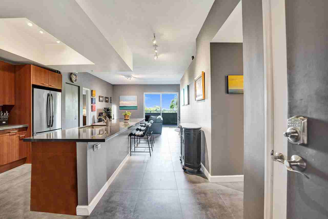 2301 Wilton Dr - Photo 2 of 50