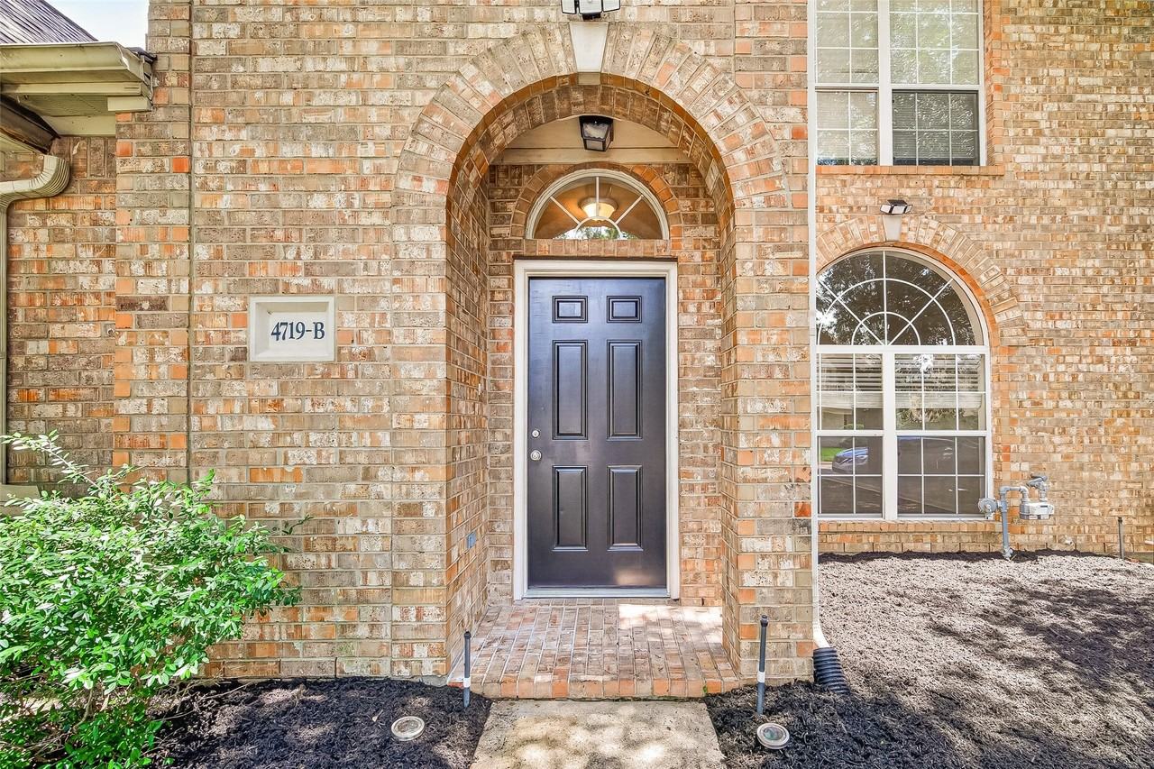 4719 Cashel Cir - Photo 3 of 29