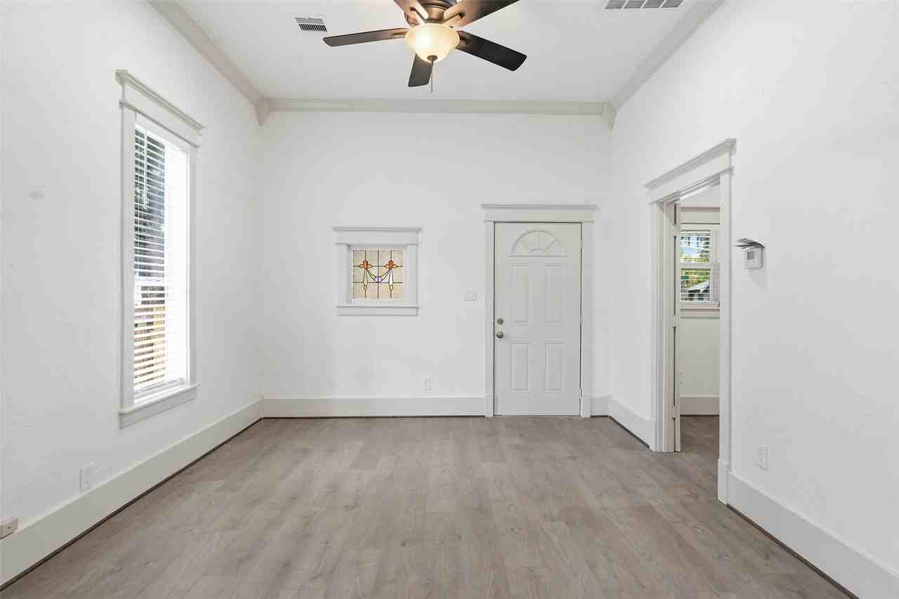 514 Vincent St - Photo 6 of 17