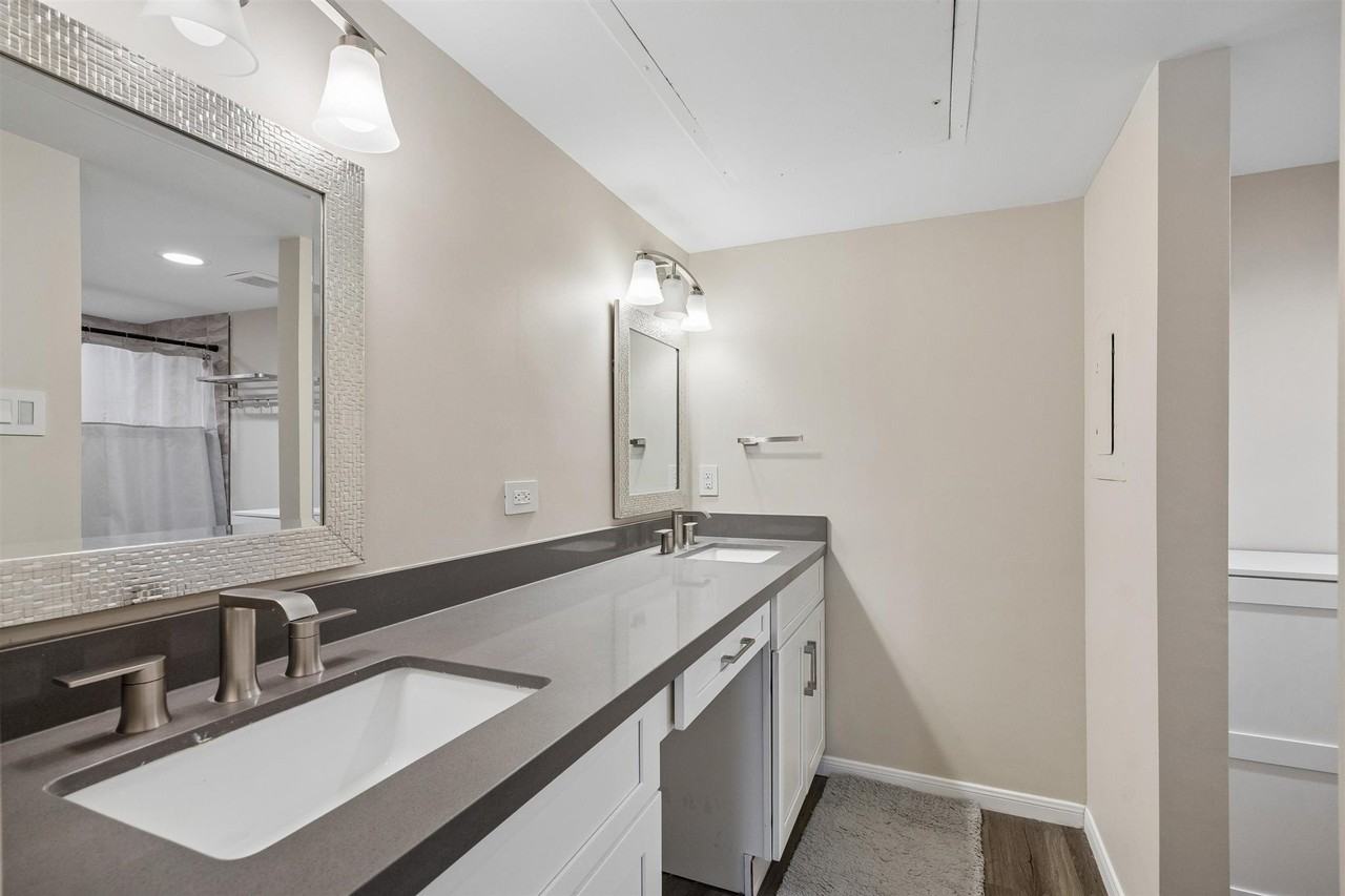 1311 Antoine Dr - Photo 5 of 13