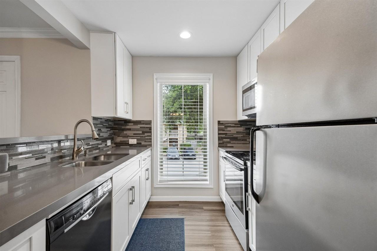 1311 Antoine Dr - Photo 6 of 13
