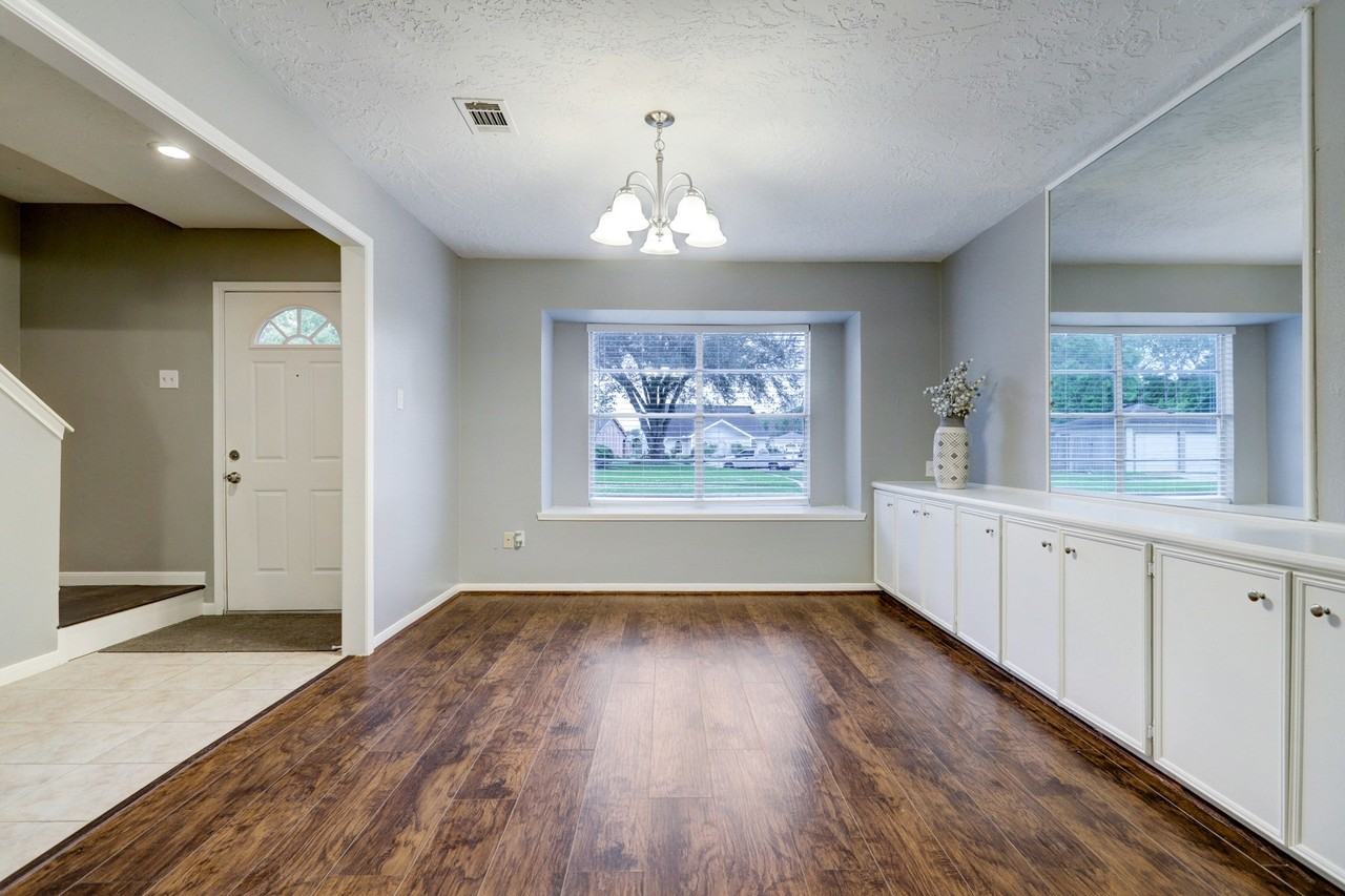 12346 Huntington Venture Dr - Photo 4 of 32