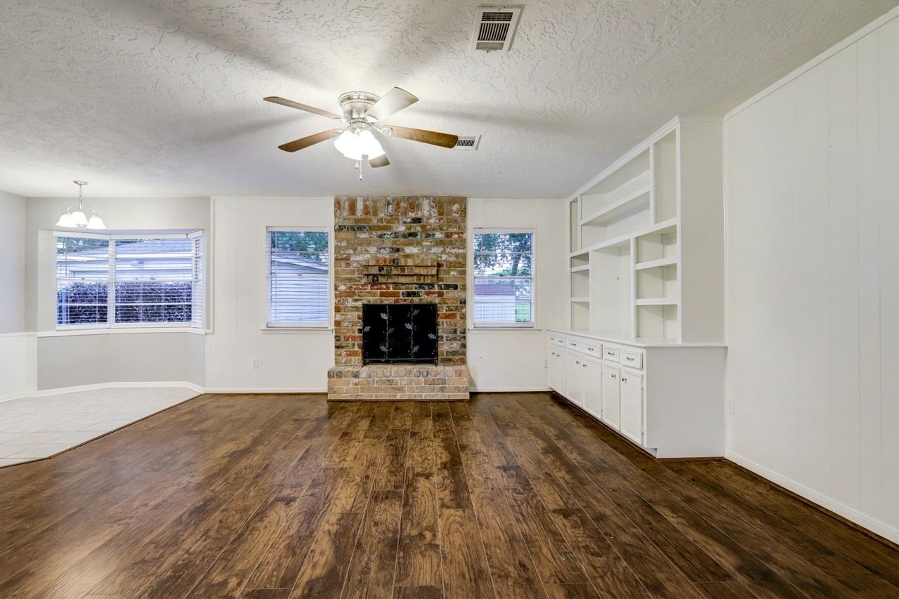 12346 Huntington Venture Dr - Photo 5 of 32