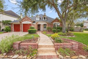featured image of 802 Floriencia St